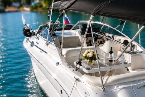 Катер Sea Ray 260 Sundancer для аренды в Долгопрудном и Москве